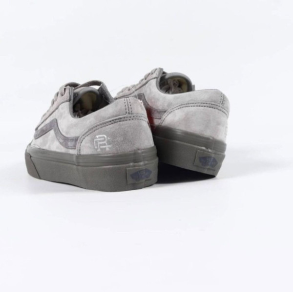 Style 36 Reigning Champ Grey