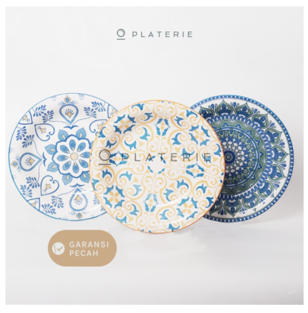 PIRING PORCELAIN OMEGA PLATE 9 INCH BOHEMIAN MOTIF