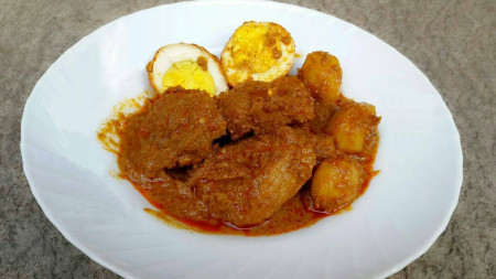 Random Kitchen / Rendang Babi / Makanan Khas Indonesia / Rendang