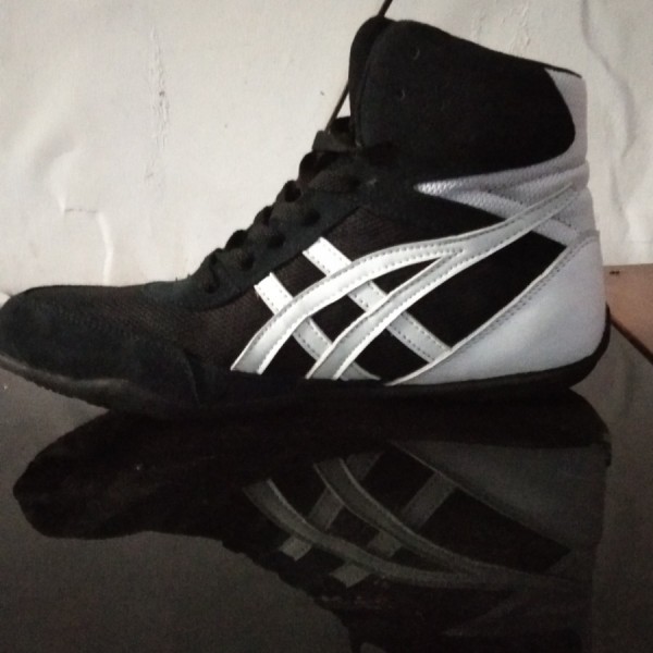 SEPATU GULAT, TINJU (BOXING)