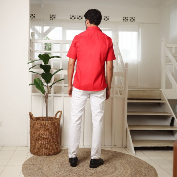 RICARDO Kemeja Pria Polos Merah Lengan Pendek