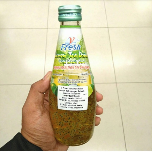 V fresh minuman rasa lemon dengan selasih 290 ml