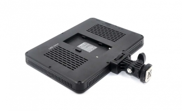 Casell LED-300A Continuos Bi-Color Lighting On-Camera