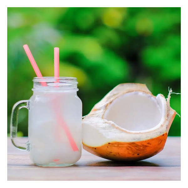 Minuman segar es kelapa - es kelapa muda fresh