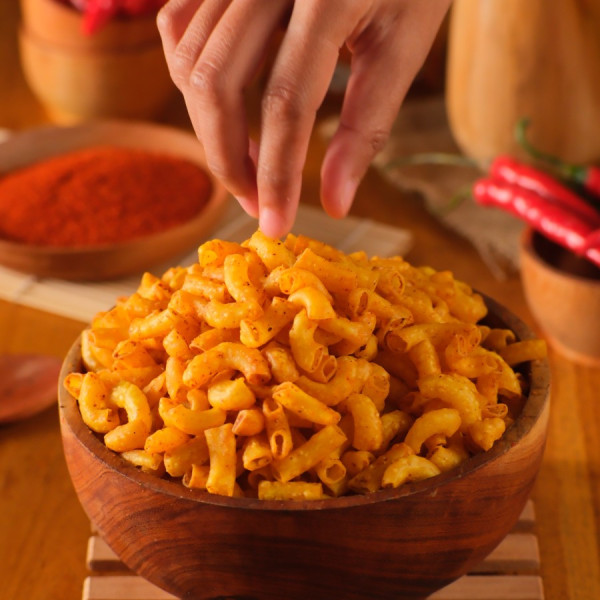 Gelichips Makaroni Pipa Rasa Spicy Camilan Kering Pedas 65 gram - Cikuran 65gr
