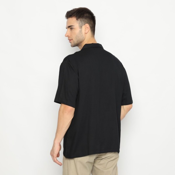 FICHINO Kemeja Rayon Twill Lengan Pendek Warna Hitam