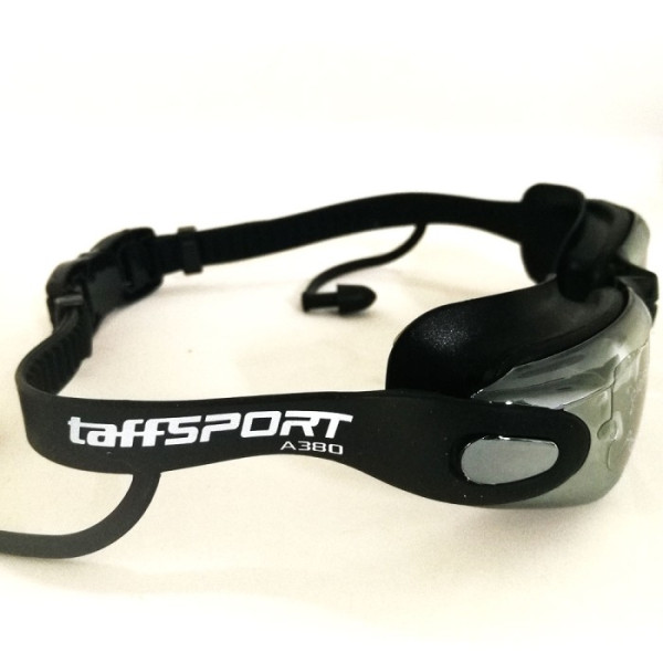 TaffSPORT Kacamata Renang dengan Penutup Telinga - Black