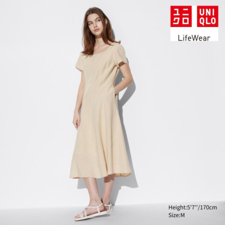 Uniqlo Gaun Linen Blend Kerah Persegi Lengan Pendek