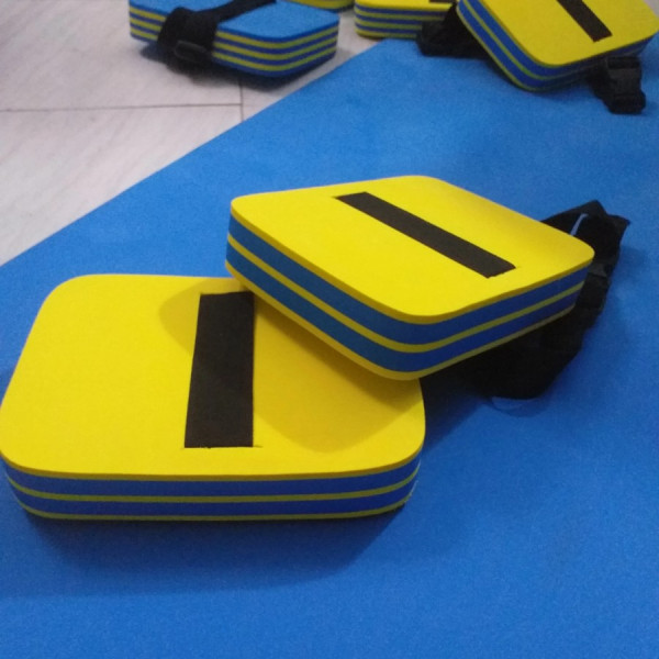 Pelampung Renang Punggung