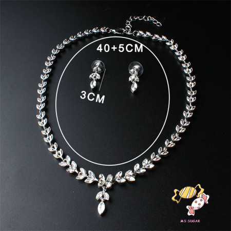 Liontin Pengantin Wanita Kalung Anting Set Fashion Gaun Perjamuan Perhiasan Set Rantai Aksesoris