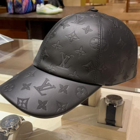 Baseball cap topi LV Monogram Shadow cap LV Louis Vuitton