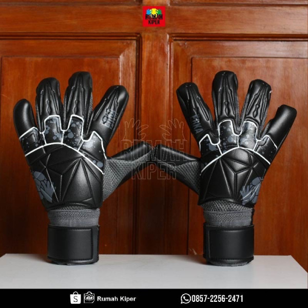 ĒRKA FUTBOL UNO 3.1 BLACKOUT