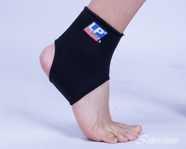 Ankle Support LP 704 Neoprene / Deker Pergelangan Kaki